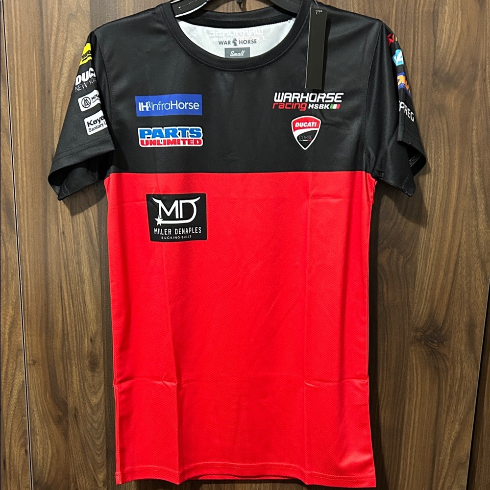 Men's Red and Black T-Shirt
